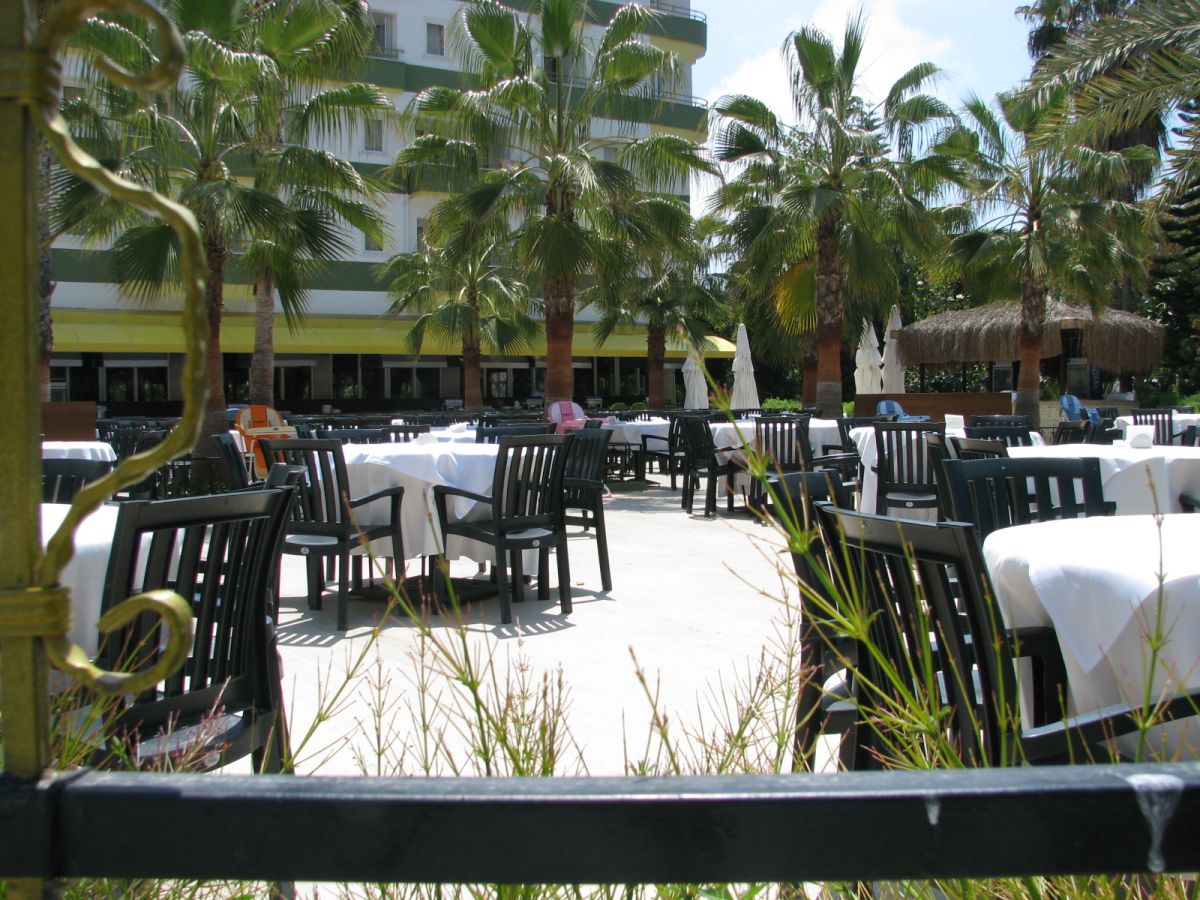 imagini hotel DELPHIN BOTANIK